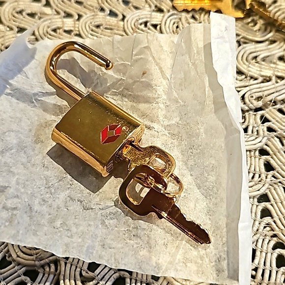 Louis Vuitton Accessoires de Voyage, lock and key - Picture 3 of 5